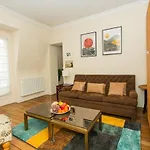 Pont Neuf - St Germain City Apartment
